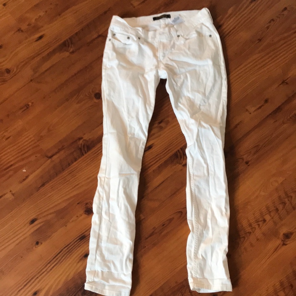 White Levi Jeans low rise